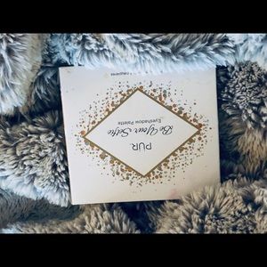 👗5/$25 Purr Selfie Palette